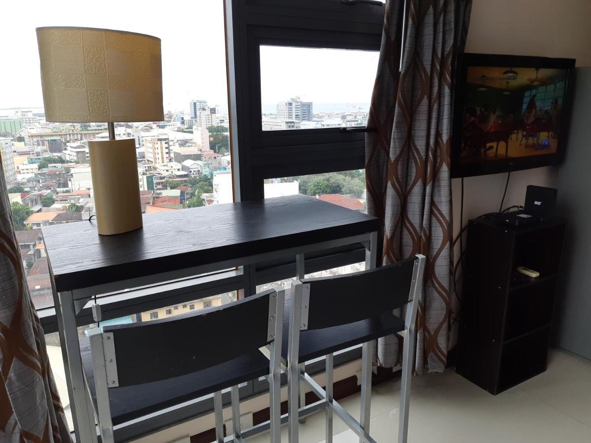 Cebu City Suites Ramos Tower By P&J מראה חיצוני תמונה